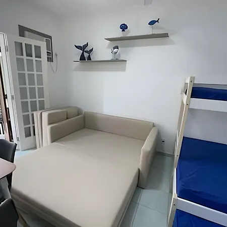 Pé na Areia Praia das Toninhas, C/ Ar e no Térreo-3
